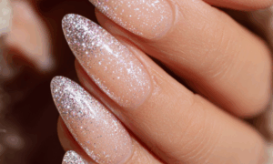 Micro-Glitter Fade: The Subtle Sparkle