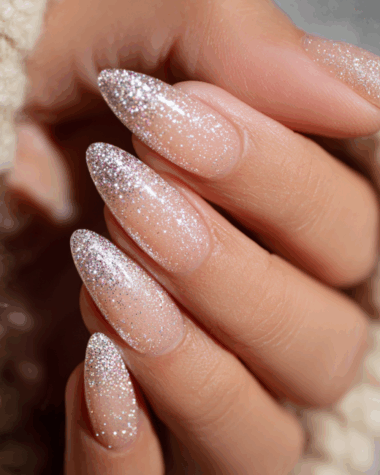 Micro-Glitter Fade: The Subtle Sparkle