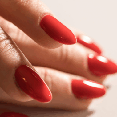 red almond nail designs